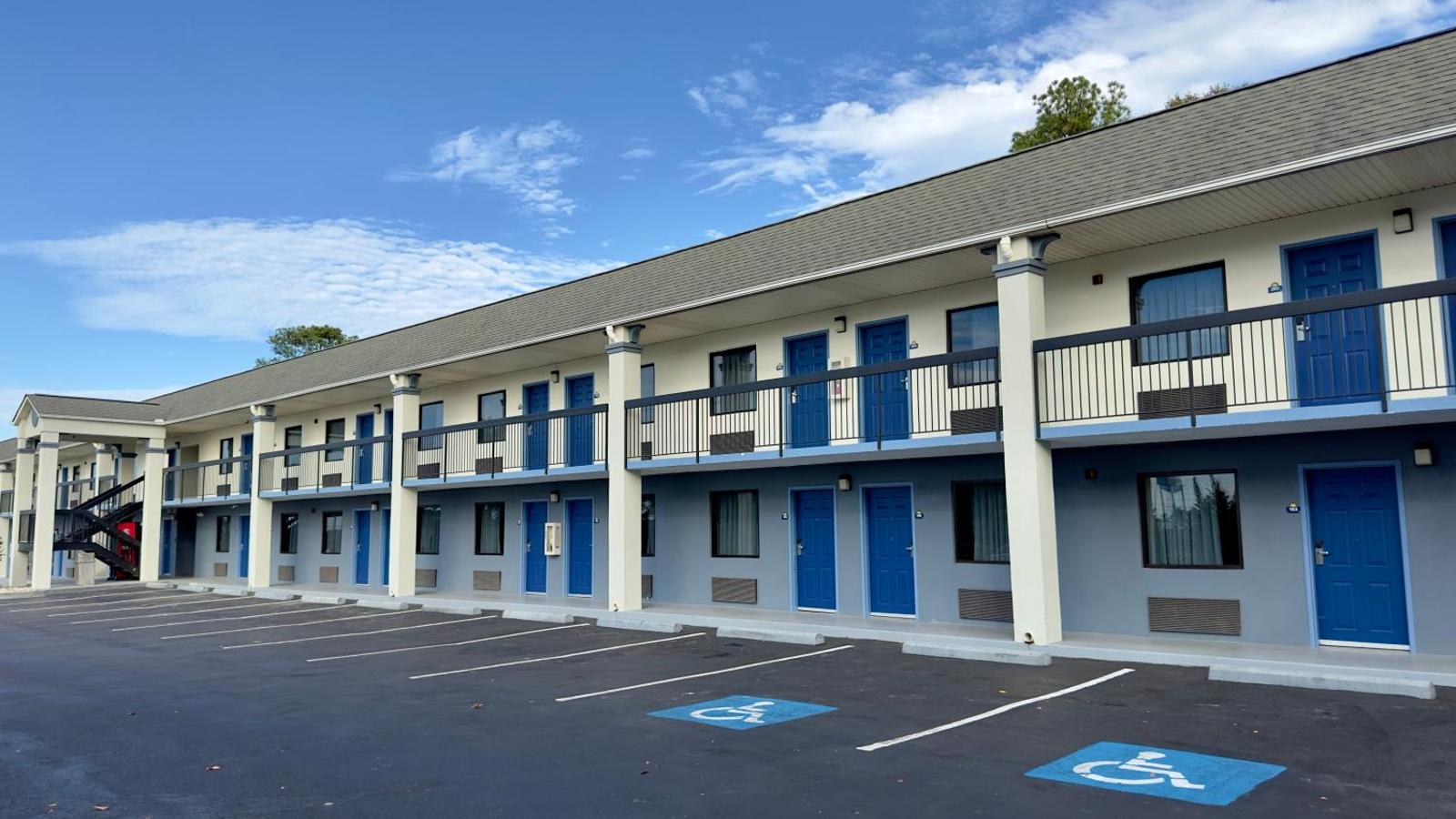 Days Inn By Wyndham Lexington/Columbia