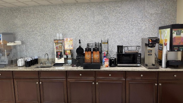 Days Inn By Wyndham Lexington/Columbia image 3