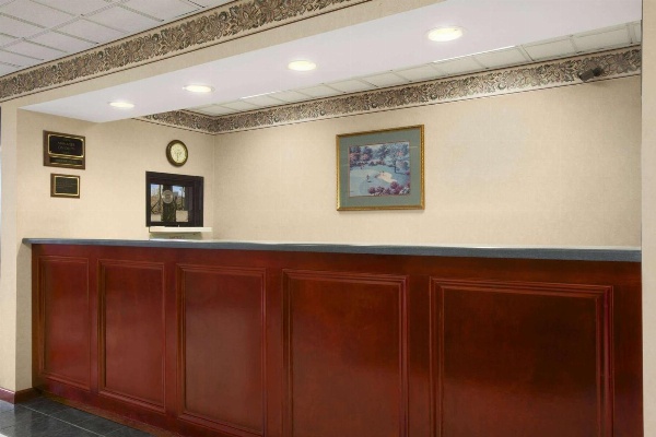 Days Inn By Wyndham Lexington/Columbia image 7