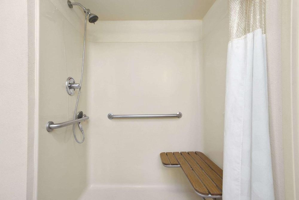 Days Inn By Wyndham Lexington/Columbia